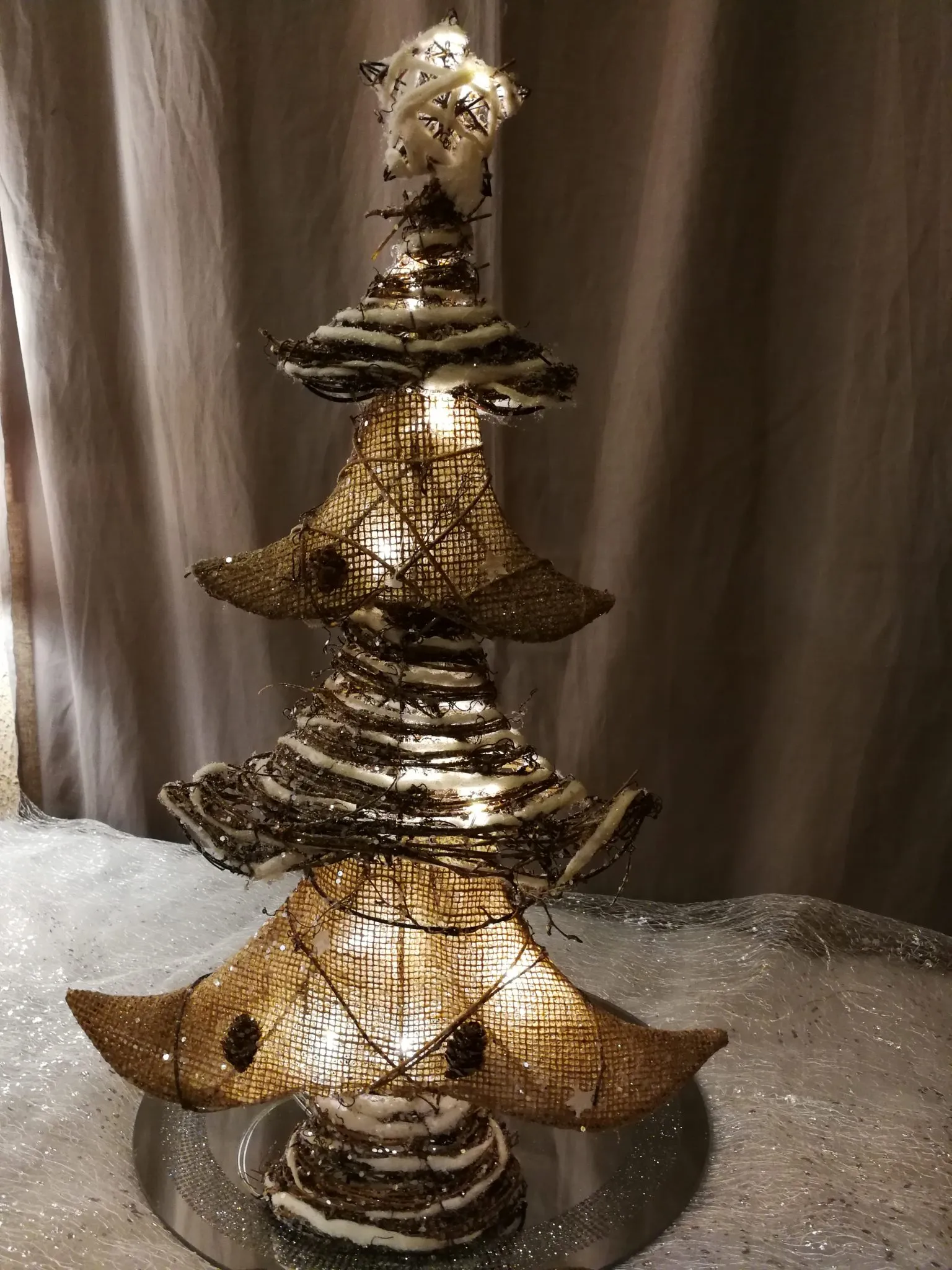 Sapin de noêl rotin led paillettes marron dimensions 34 x 10 x 56 cm