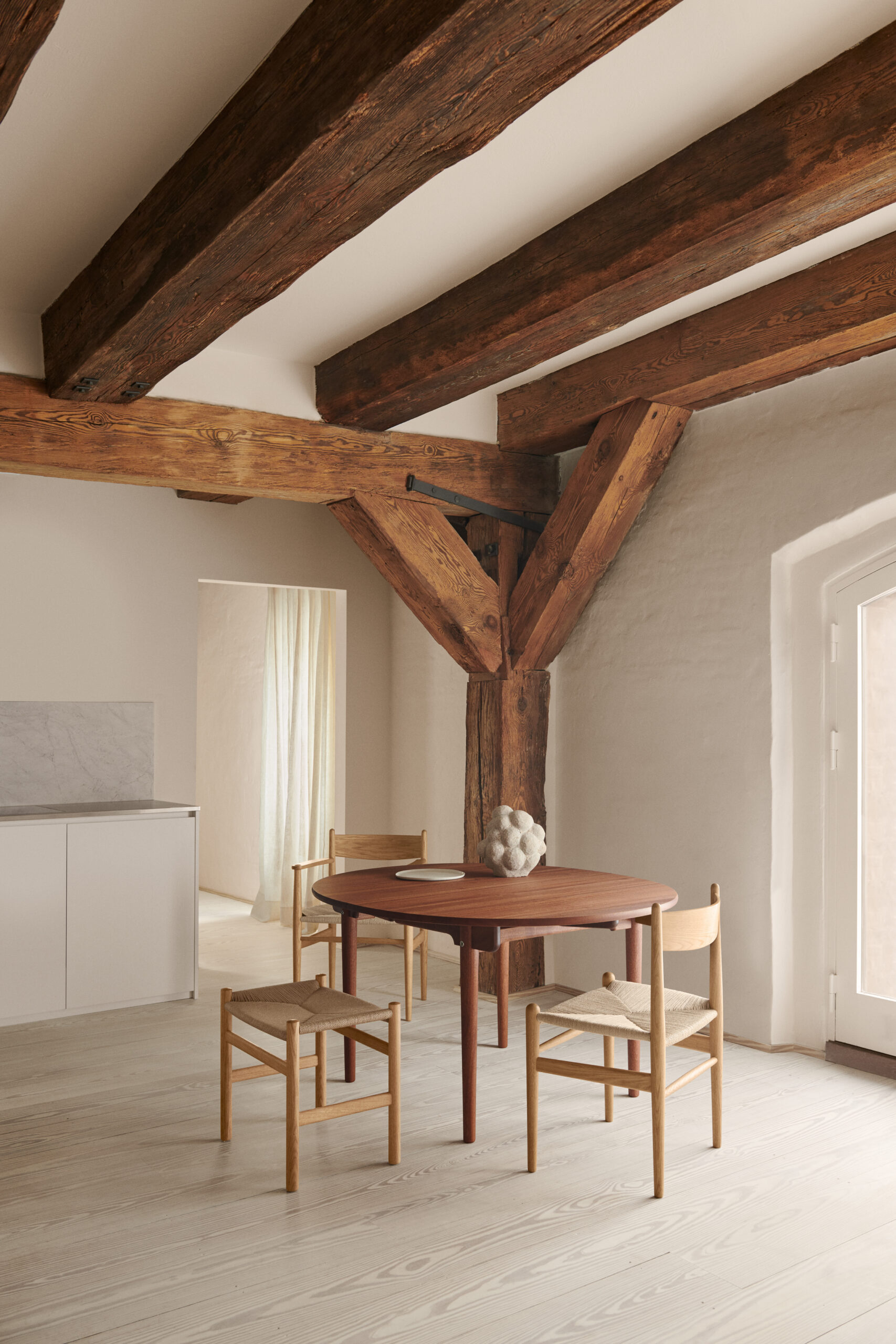 Table à manger CH337 | 115 x 140 – Image 7